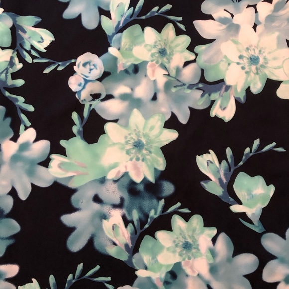 Adult size 6 floral fitted dress - Picture 6 of 10